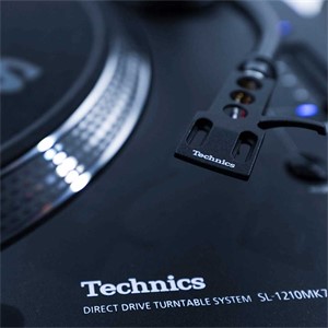 TECHNICS SL-1210 premium gramofon_zvučnica.jpg (za povećanje klikni na sliku)